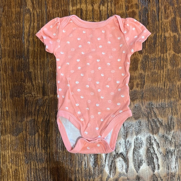 Cloud Island Set of 4 Onesies 0-3M - Picture 3 of 6